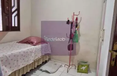 Linda casa no castelo branco, casa ampla com 3/4 uma suite, 2 salas, área de serviço, área de ventilação e em uma ótima localização.