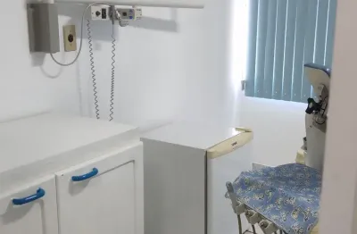 Vendo consultório dentário completo no centro da cidade, porteira fechada!