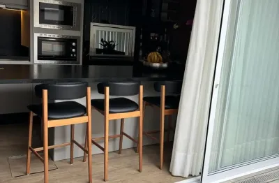 Sobrado mobiliado a 400m da praia em itacolomi - 160m², 3 quartos (1 suíte), 2 vagas, r$ 1.390.000,00 - pronto para morar!