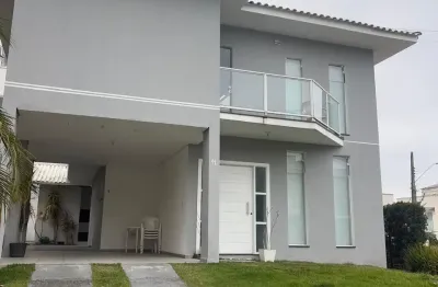 Casa para locação em condomínio fechado no centro de balneário piçarras