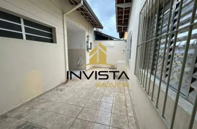 Casa térrea- lote inteiro jardim satélite- bem localizada e com edícula