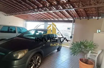 Casa térrea, terreno 300m², 3 dormitórios + Edícula, Aceita Permuta em Apto