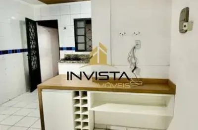 Sobrado no Residencial União- 2 dormitórios- Garagem coberta- 50m²