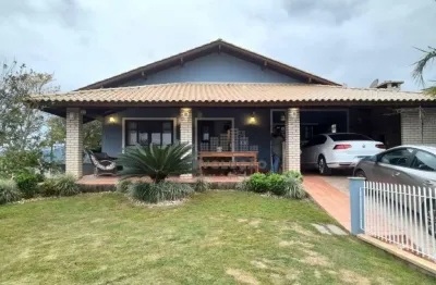 Casa com 3 quartos à venda na Rua Amaro Damásio, Loteamento Santa Catarina, Biguaçu
