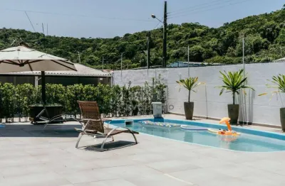 Maravilhosa casa com 05 suítes, 450 m² e terreno de 1.000 m² - praia do antenor - santa catarina