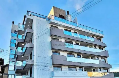 Apartamento com vista para mar composto por 02 dormitórios, sendo 01 suíte, 02 banheiros