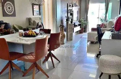 Apartamento semi mobiliado, oferece 2 dormitórios, sendo 1 suíte com sacada e 1 banheiro