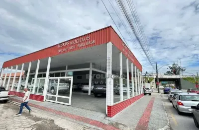 Loja comercial localizada no bairro kobrasol são josé sc