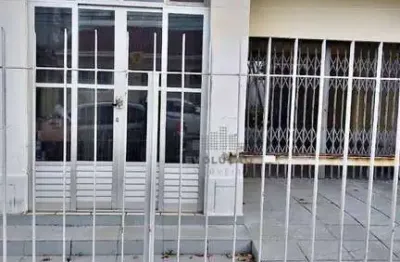 Terreno com 300 m², com 3 casas e 2 salas comerciais, no balneário estreito/florianópolis
