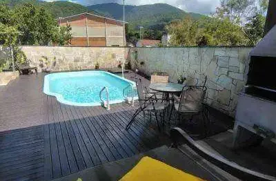 Casa a venda  com 3 dormitórios à venda, 360 m² por r$ 899.000 - enseada de brito - palhoça/sc