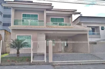 Casa 3 quartos, 1 suíte,  3 sacadas,  4 vagas - pagani