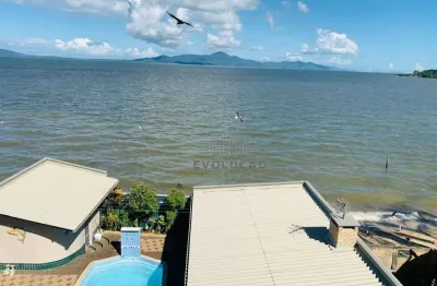 Casa 04 dorms a beira mar - centro histórico - são josé/sc