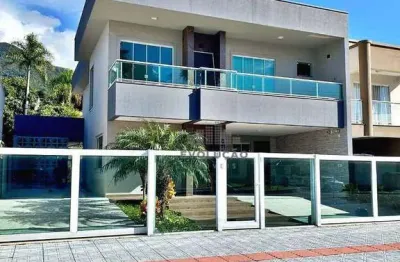Ótima casa na praia de fora com 5 quartos, sendo 2 suítes, uma suíte master com hidromassagem e closet