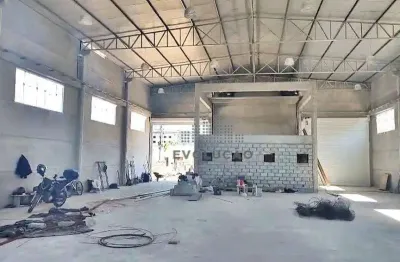 Galpão 524m²,  7 vagas, pé direito 7,30 - rio caveiras