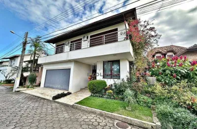 Casa, 4 dormitórios, 1 suíte master, piscina, condomínio fechado, bairro coqueiros, florianópolis/sc