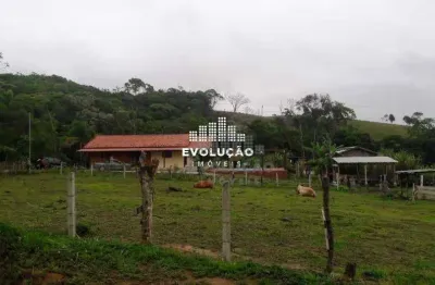 Chácara / sítio com 3 quartos à venda na Rua 13 de Maio, Encruzilhada, Biguaçu