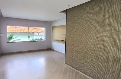 Casa com 3 quartos para alugar no Jardim Rodeio, Mogi das Cruzes 