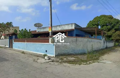 Casa com 02 quartos, sala, cozinha, banheiro, cisterna ótimo terreno de esquina com 388,00m² , rua calçada, próximo de farto comércio.  somente a vist