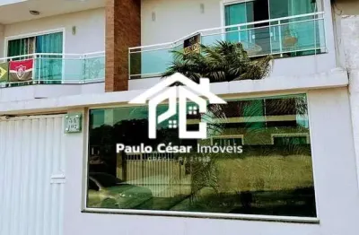 1° andar - garagem coberta, sala ampla, 1 quarto, cozinha com armários planejados, banheiro social, quintal com área goumert e lavabo; 2° andar - 3 qu
