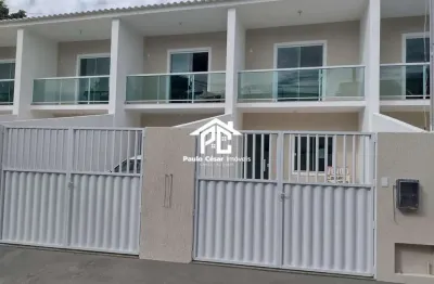 Excelentes casas novas no centro de araruama com 02 quartos, sala, cozinha, 02 banheiros, área de serviço, varandas, garagem, a 200 metros da rodoviár