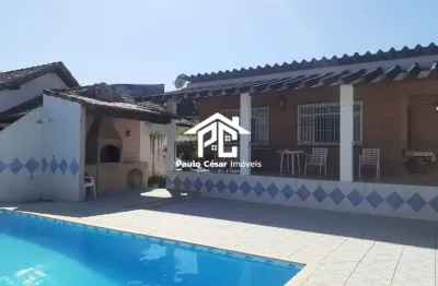 Excelente casa mobiliada composta por 04 quartos, sendo 01 suíte, 02 banheiros, ótima sala, cozinha grande, banheiro externo para um melhor conforto d