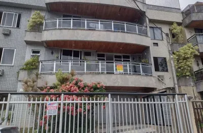 Excelente apartamento composto por 03 quartos sendo 01 suíte, ótima sala com varanda de frente, cozinha, banheiro social, área de serviço, quarto de e