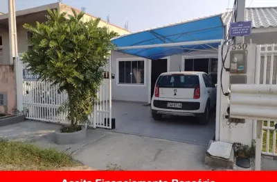 Excelente casa com 02 quartos, sendo 01 suíte, ótima sala, cozinha, banheiro, jardim de inverno, varandas, garagem, portão eletrônico, próximo a facul