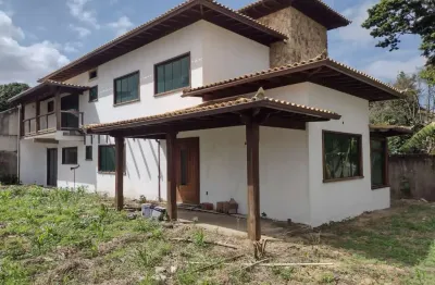 Casa à venda em araruama-rj, parque hotel: 5 quartos, 2 suítes, 2 salas, 2 banheiros, 3 vagas de garagem, 204,06m².