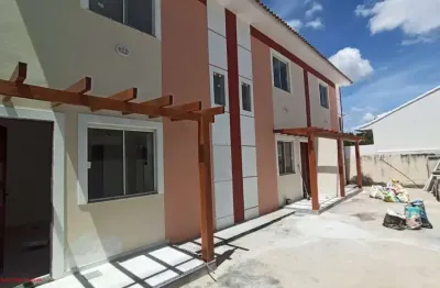 Excelente duplex composto por 02 quartos, sala, cozinha, 02 banheiros,  área de serviço, garagem, ótima localização, aceita carta de crédito