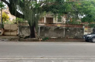 Excelente imóvel comercial medindo 1.368,00m², com 20,00m de frente para avenida nilo peçanha, por 76,00m pela lateral, serve para clínica, colégios,