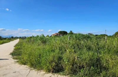 Terreno à venda em Araruama-RJ, Praia Seca: 600m² a apenas 900 metros do mar