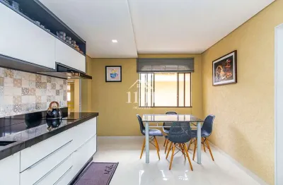 Casa em terreno amplo no bairro Campo Comprido - Curitiba/PR