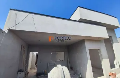 Casa térrea a venda com 3 quartos, 2 vagas de garagem e quintal em paulínia/sp.