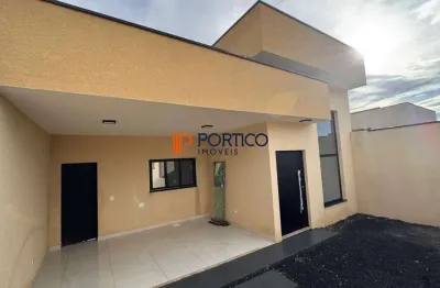 Casa nova à venda com 3 suítes e quintal no bairro São Luiz, em Paulínia/SP.
