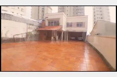 Bem localizado sobrado na vila mariana com 350m² de terreno próximo ao metro