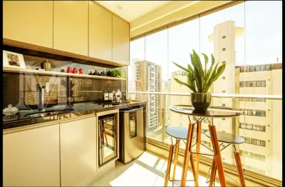 Belo apartamento com 1 dormitório e 1 vaga localizado em indianópolis