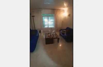 Vila mariana: 3 dormitórios sendo um suíte, 3 garagens e uma edícula grande.