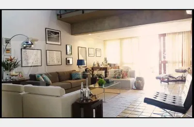 Lindo sobrado de 360 m² 4 dormitórios sendo 4 suites no jardim da saúde