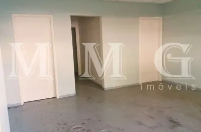 Bem localizado sobrado comercial de 120m² para locação próximo ao metro