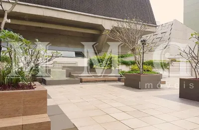 Excelente conjunto comercial 170 m2 de vão livre , 2 vagas de garagem lado FIESP