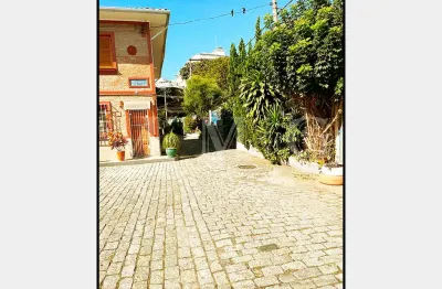 Vila mariana, casa da vila, quintal grande, 3 vagas, bom local