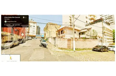 Casa  de 200 m² com terreno de 180 m² sendo 3 dormitórios, salas, cozinha, área de serviço, quintal