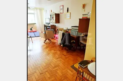 Apartamento, 2 dormitórios, ao lado do parque da aclimação