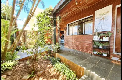 Vila mariana: sobrado à venda:  3 dormitórios sendo 1 suíte quatro garagens.