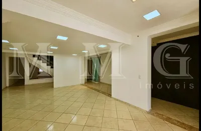 Sobrado comercial de 250m² com 3 salas e 1 vaga próximo ao shopping ibirapuera