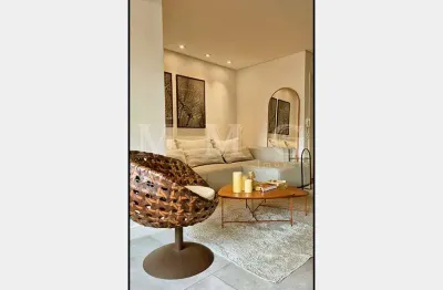 Apartamento com suíte, lazer completo e três vagas de garagem