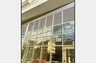 Loja comercial, nova . frente para rua, 1 vaga, nunca alugada