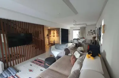 Casa em condomínio fechado com 4 quartos à venda na Avenida Praia de Itapoan, Buraquinho, Lauro de Freitas