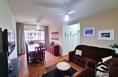 Amplo apartamento, 02 dormitórios + dependência, com quintal privativo!