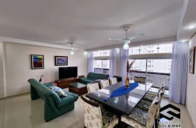 Amplo apartamento reformado, 04 suítes, 01 quadras da praia!